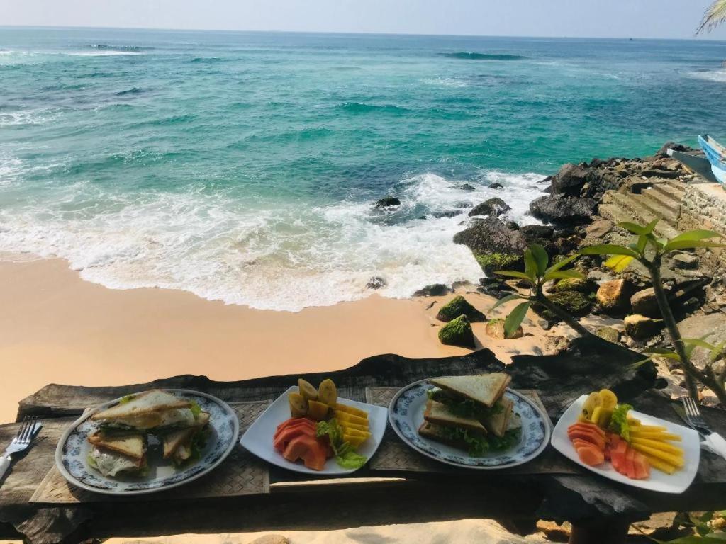 Sooriya Villa Talpe Esterno foto