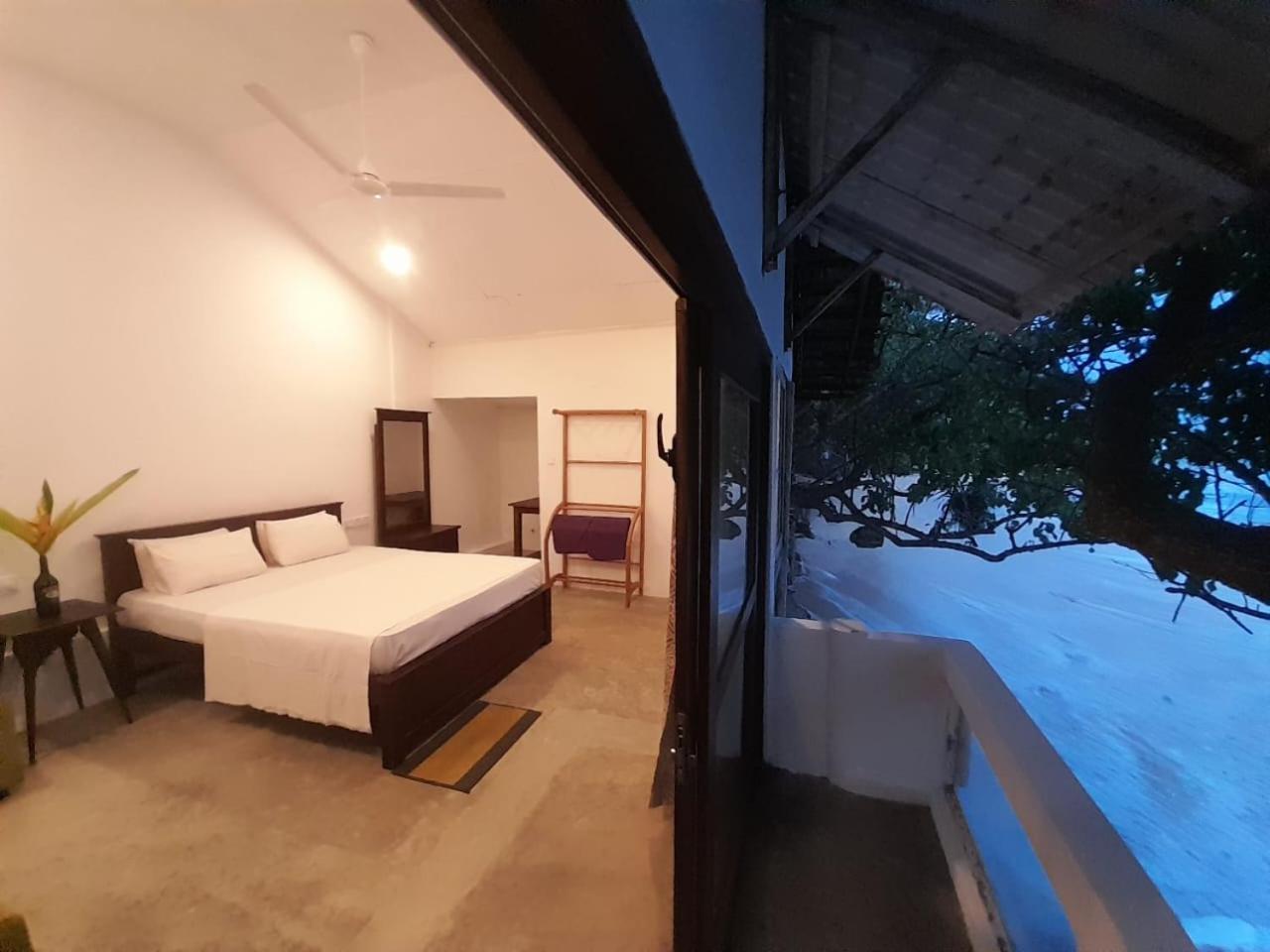 Sooriya Villa Talpe Esterno foto