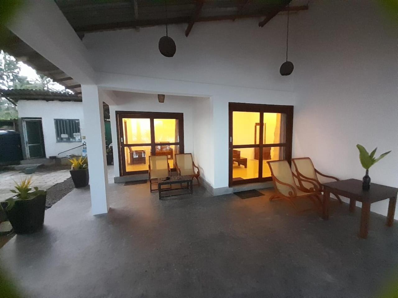 Sooriya Villa Talpe Esterno foto