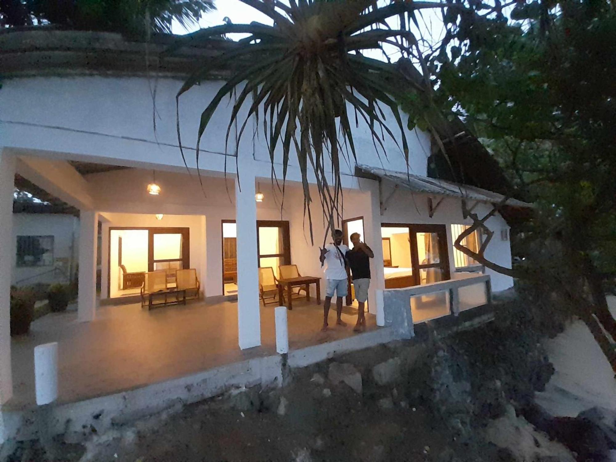 Sooriya Villa Talpe Esterno foto