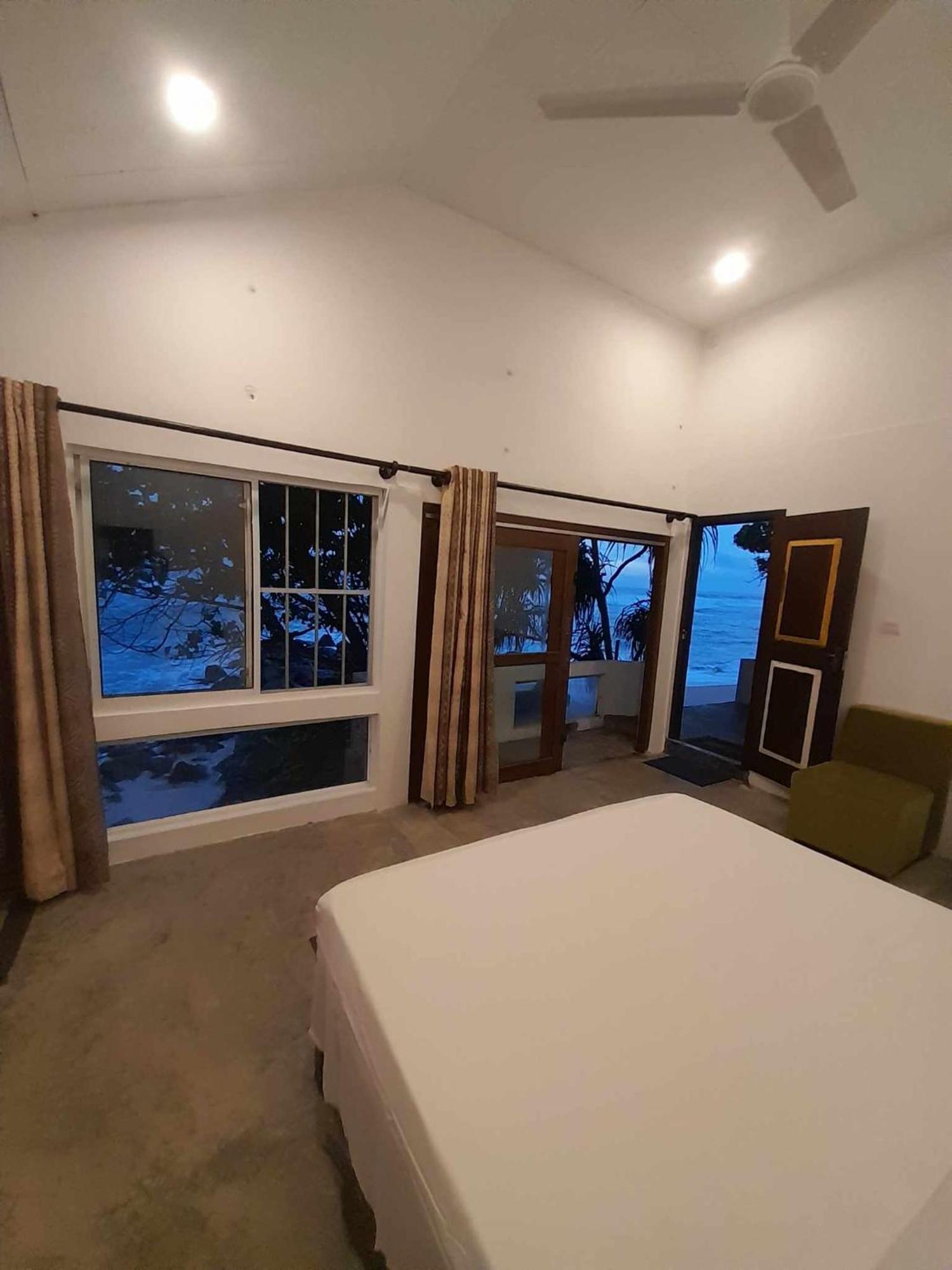 Sooriya Villa Talpe Esterno foto