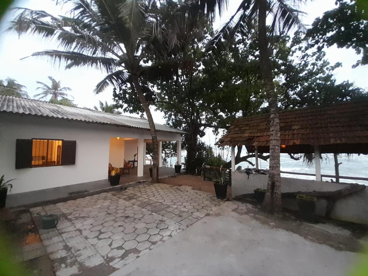 Sooriya Villa Talpe Esterno foto